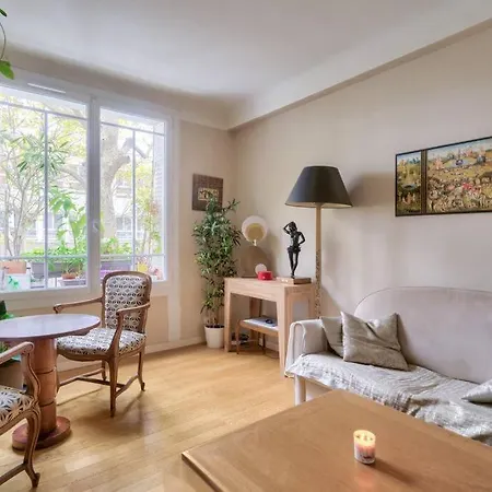 Calme A Buttes-chaumont *