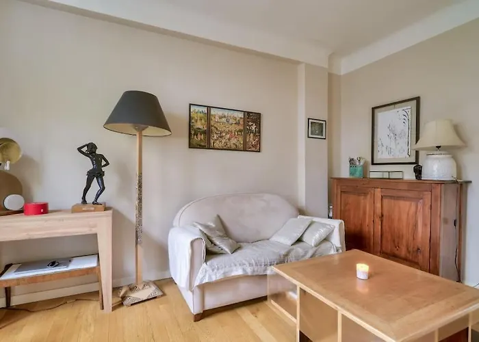 Calme A Buttes-chaumont Apartmán *